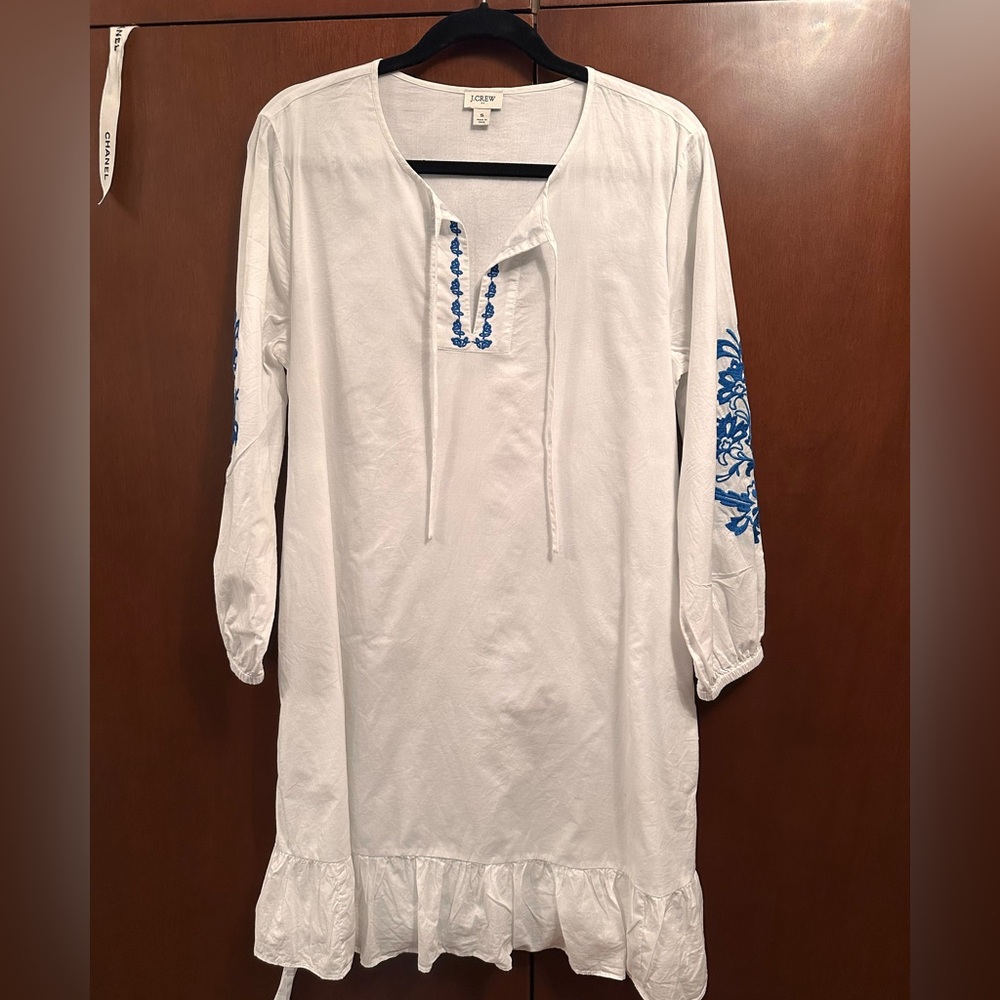 J.Crew white dress with blue embroidery on the sleeve's. Size Small.